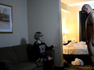 Kisa Kicks - Happy Holi-Tits Deck the Balls