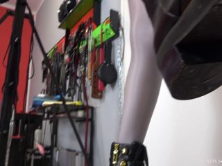 Lady Scarlet ballbusting world femdom – Mud box