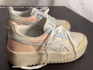 Tramplegirls Shoejobs and Cockcrush - Asics Japan Shoejob - An Experience With Sneakers Slavecam