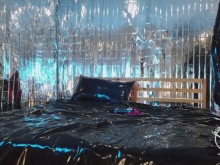 Rubber Freak: Shining My Rubber Bed